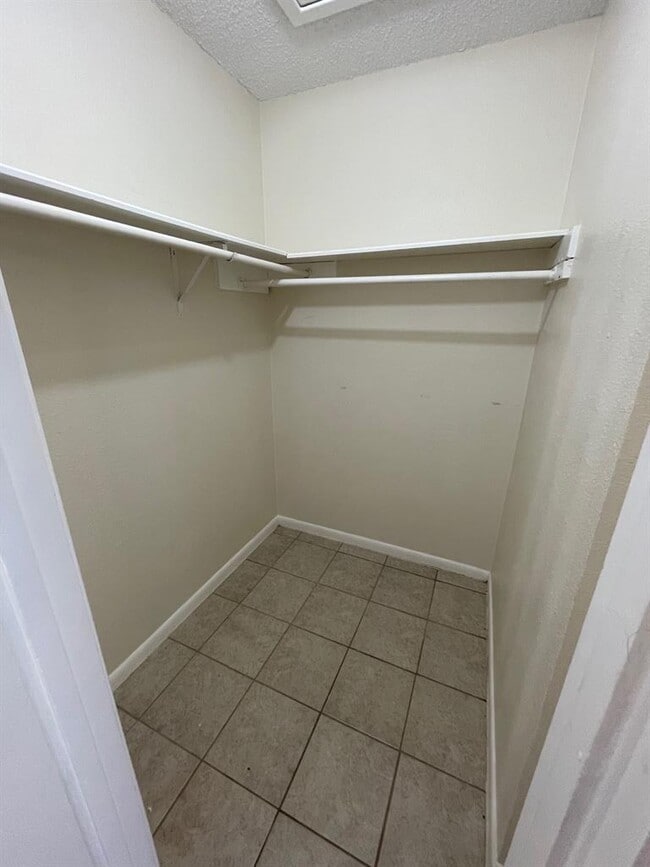 Building Photo - 318 W William Cannon Dr