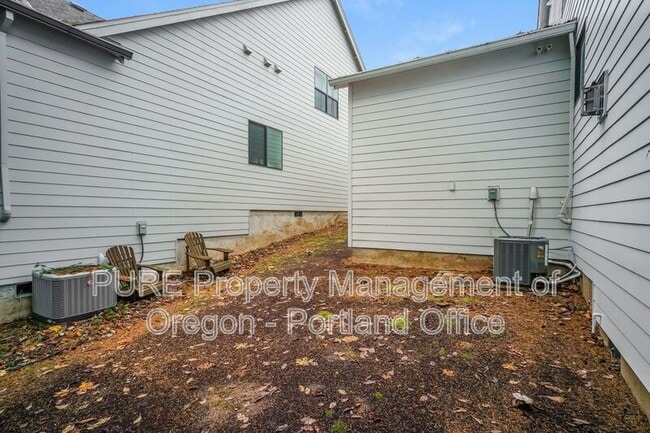 Building Photo - 995 SE Olive Way