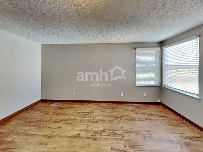 Building Photo - 1866 Pinnacle Club Dr
