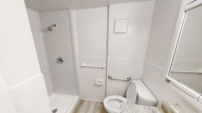 Building Photo - Available July – 4 Bed, 3 Bath Updated Hom...
