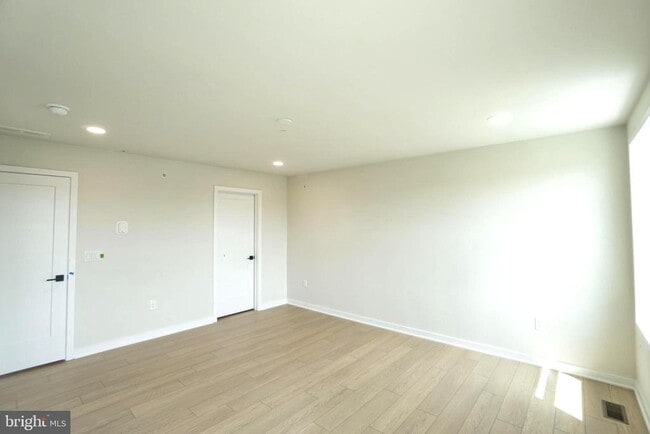 Building Photo - 332 Aspen Wy