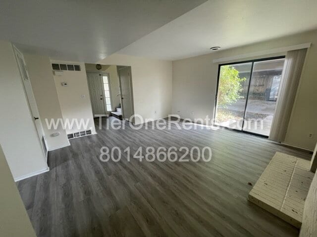 Building Photo - NO DEPOSIT option available for qualified ...