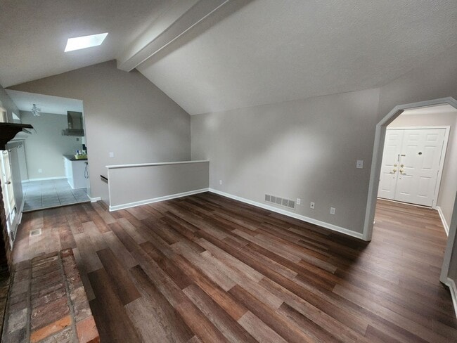 Building Photo - Renovated 3 bedroom 2 full bath home with attached garage and unfinished basement in J-town!