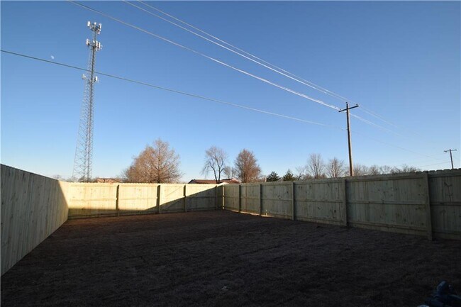 Building Photo - 460 Azurite Rd