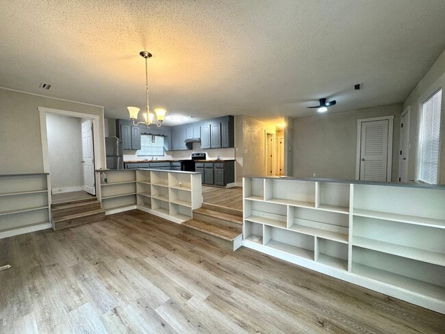 Building Photo - 3 Bedroom 1 Bathroom in Graceville, FL