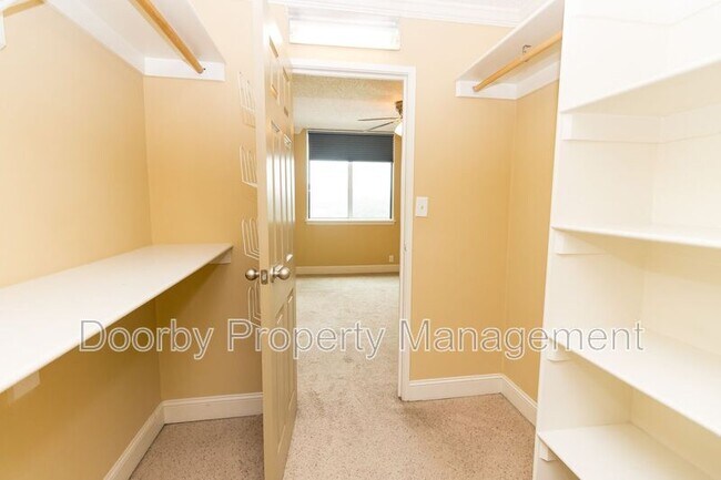 Building Photo - 1131 Stringers Ridge Rd