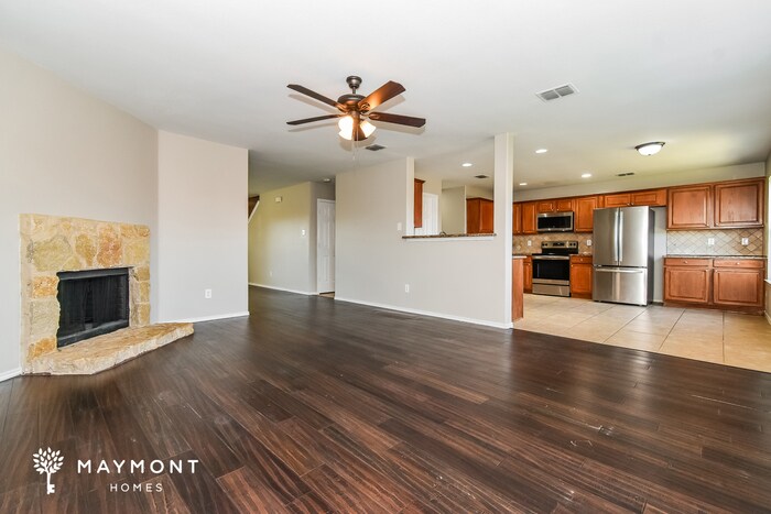 Building Photo - 512 Laurel Ln