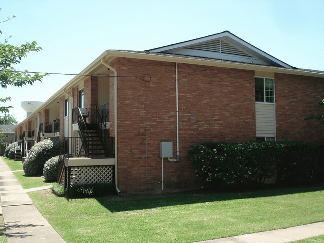 Building Photo - University Terrace