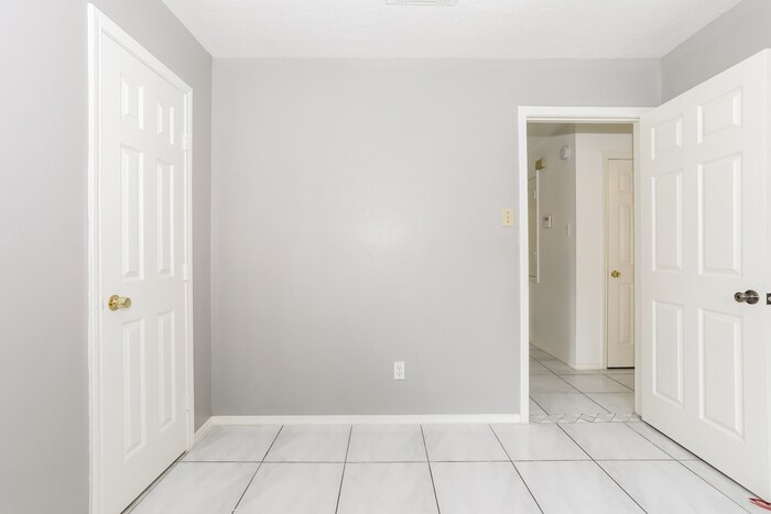 Building Photo - 14110 Magnolia Springs Dr