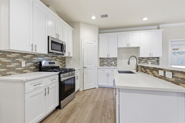 Building Photo - 9738 Champion Heavens Dr