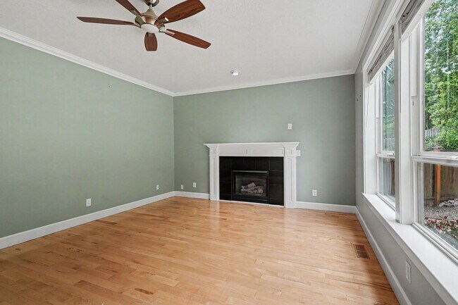 Building Photo - 1321 Chapman Hill Dr NW