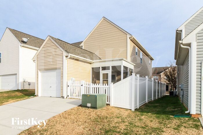 Building Photo - 2476 Autumn Mist Dr