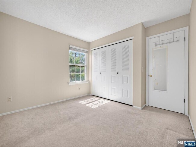 Building Photo - 403 Poets Way