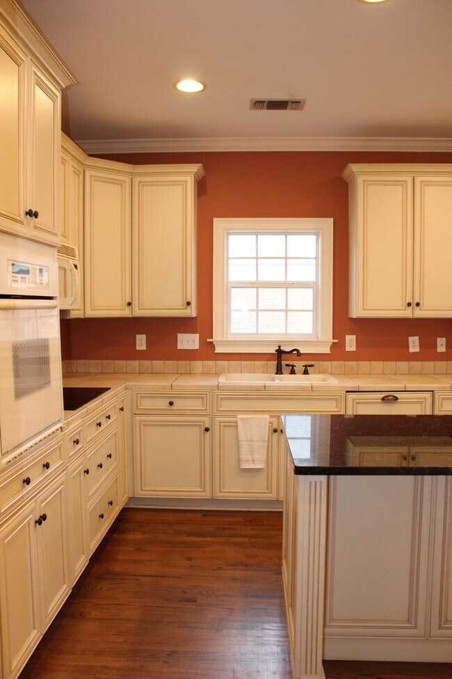 Building Photo - Home for Rent in Deer Creek!