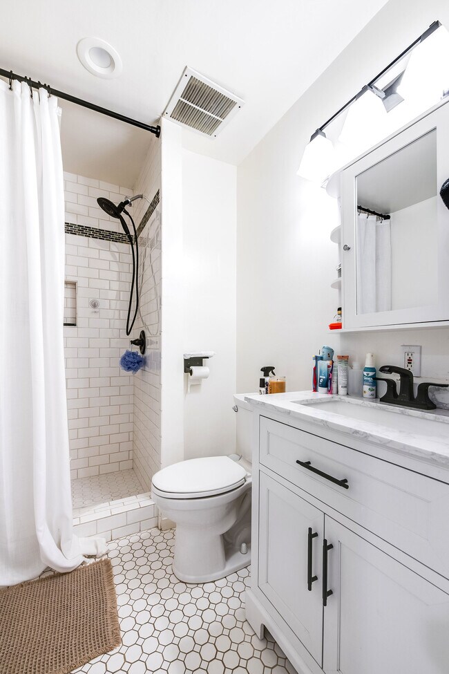 Building Photo - 28403 Waring Pl