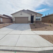 Building Photo - 3 bed 2 bath home in Huning Ranch!  MOVE IN SPECIAL!