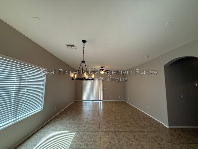 Building Photo - 2513 W Woburn Ln