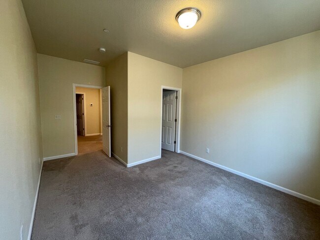 Building Photo - Beautiful Folsom Ranch Home