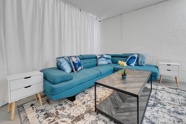 Building Photo - 2062 Woodbine Cir