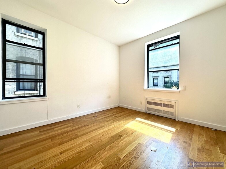 Building Photo - 607 W 137th St