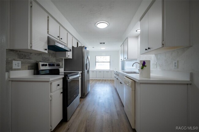 Building Photo - 68 W Sugarberry Ln