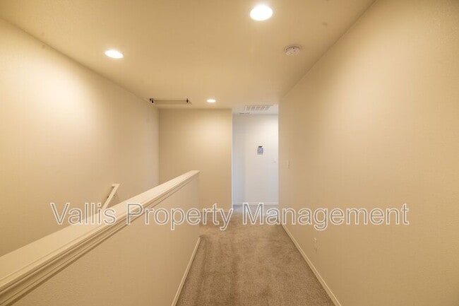 Building Photo - 4850 Heathwood St NE