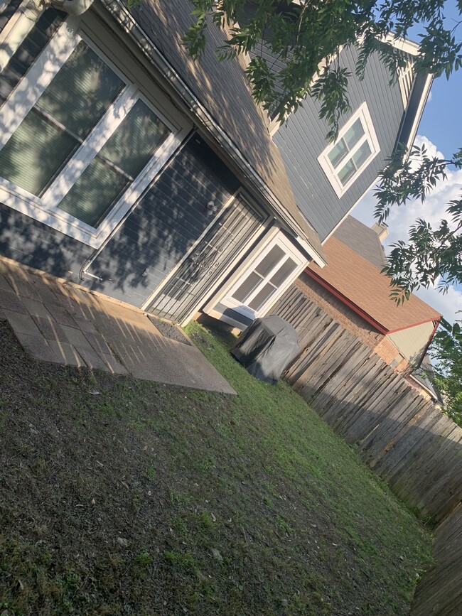 Building Photo - 1107 Colbert Ln