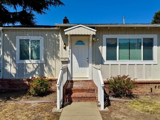 Building Photo - 3801 Pacific Blvd