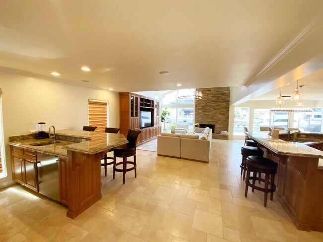 Building Photo - Vacation Home on the Channel Available July 15-Aug 15