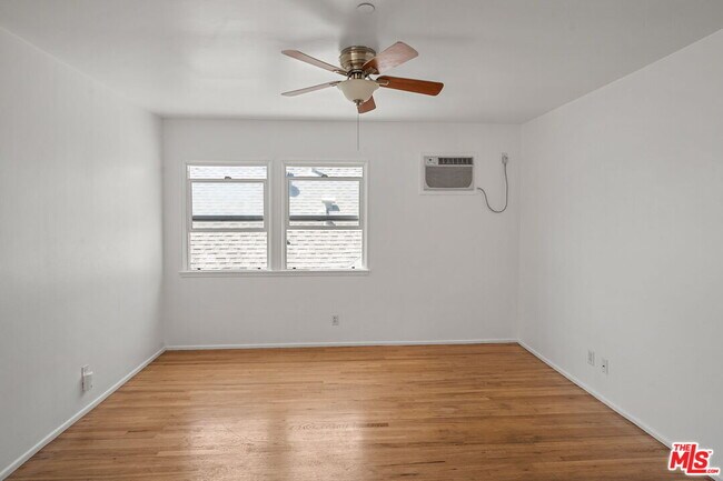 Building Photo - 2231 Laverna Ave
