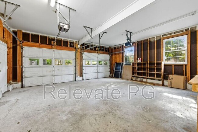 Building Photo - 1704 Clear Springs Cir