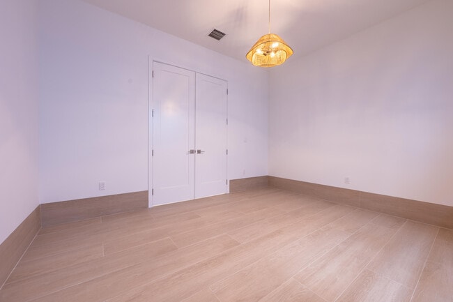 Building Photo - 9597 Regal Palm Ct