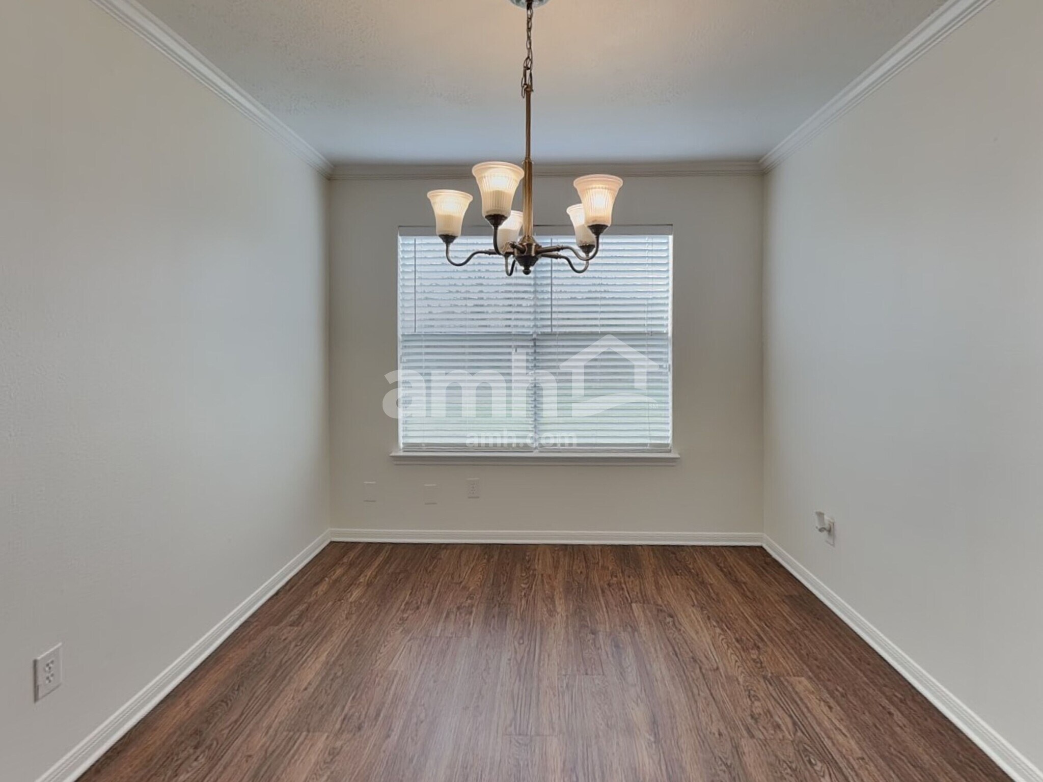 Building Photo - 15923 Mission Glen Dr