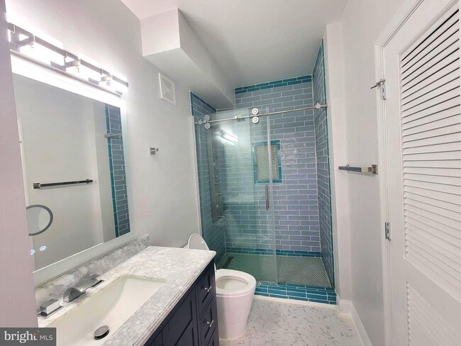 Building Photo - 4850 Eisenhower Ave