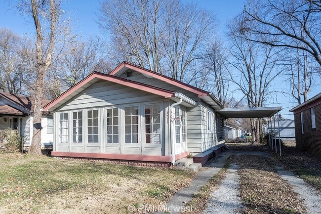 Primary Photo - "Charming 2-Bed Home with Gleaming Hardwoo...