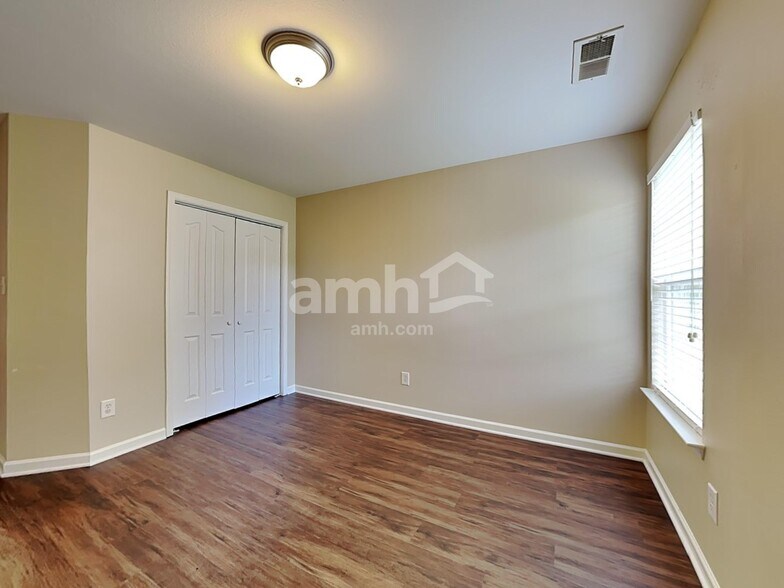 Building Photo - 2572 Viola Ct