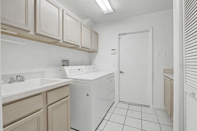 Building Photo - 20811 SW 81st Loop