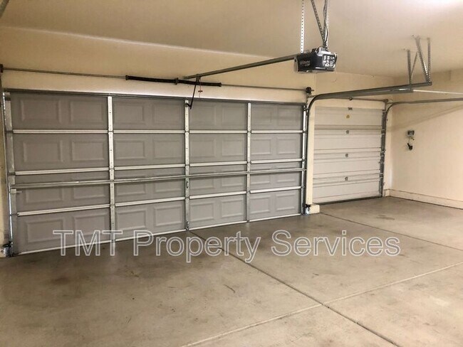 Building Photo - 2362 Dunsley Cir