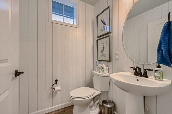 Building Photo - Embrace urban living in Highlands Ranch, CO with a new home at Verona.