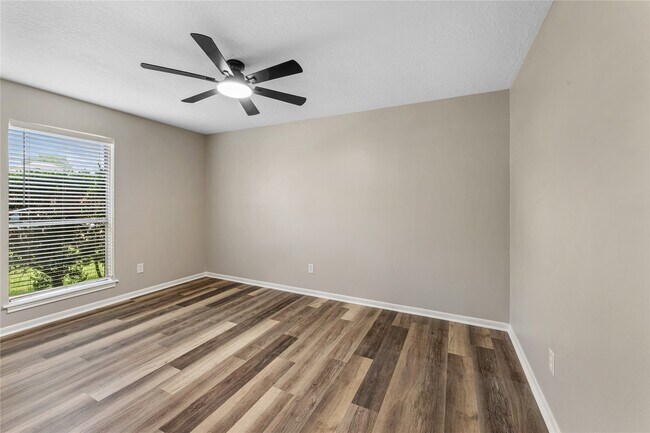 Building Photo - 8219 Winding Meadow Ct