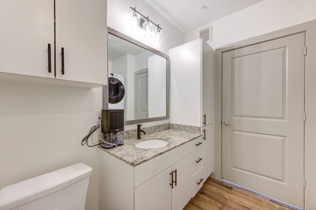 Building Photo - 1111 Shepherd Dr