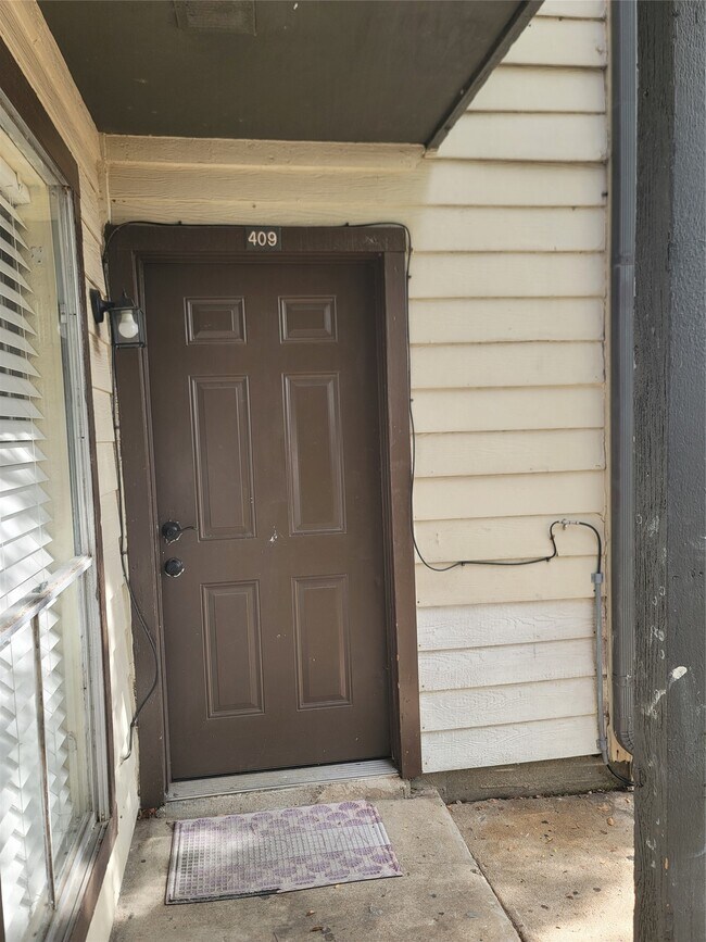 Building Photo - 12615 Brookglade Cir