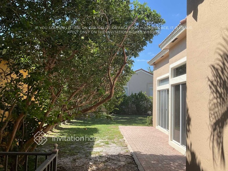 Building Photo - 5842 NW 119th Dr