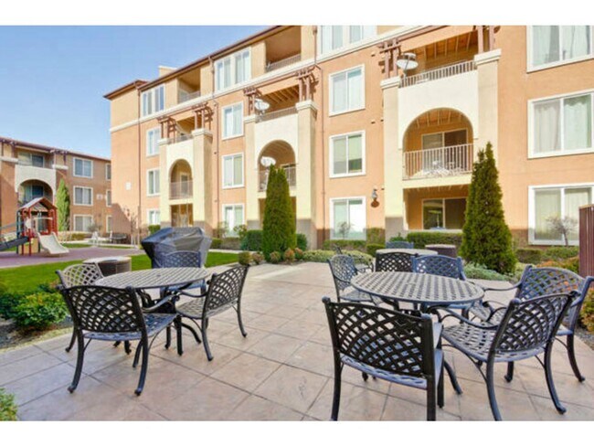 Building Photo - Resort-Style Condo Living at Villa Cortina