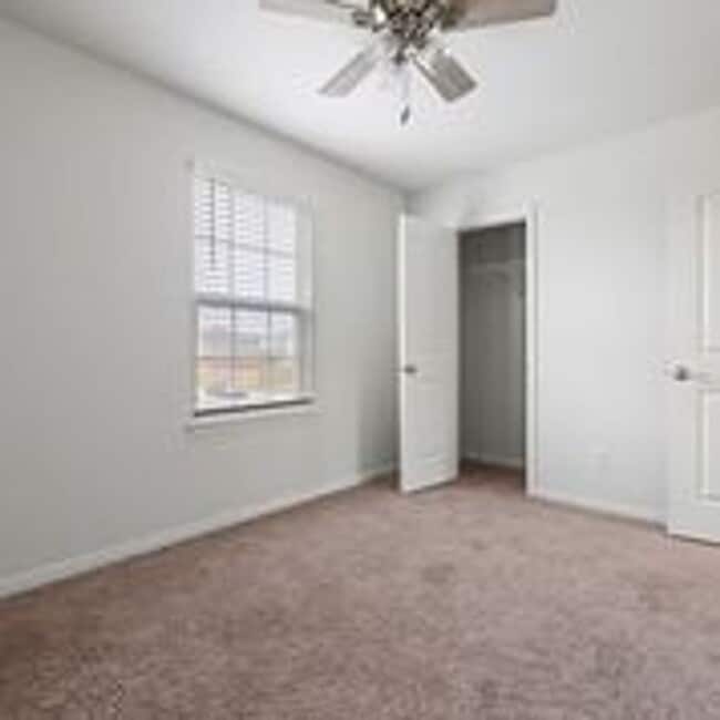 Building Photo - **4 Weeks Free!** Almost New In Luckey Ranch!!!