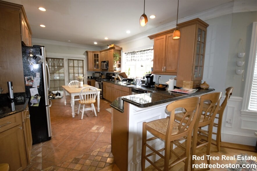 Building Photo - 55 Hobart St