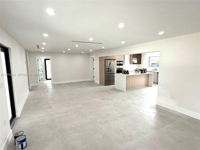 Building Photo - 9410 SW 55th St