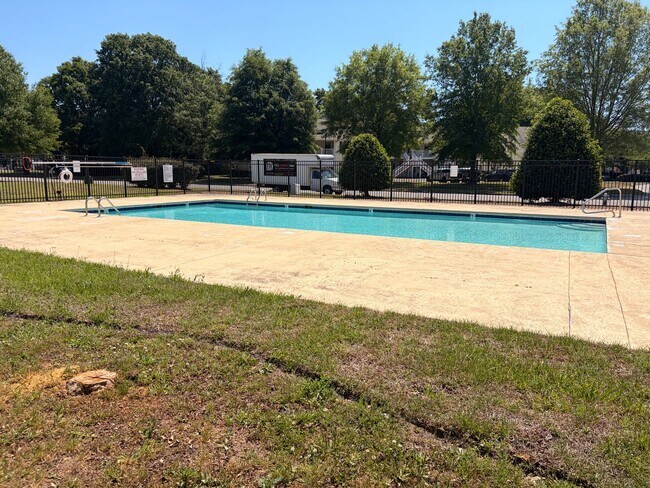 Building Photo - 4617 McClelland Dr