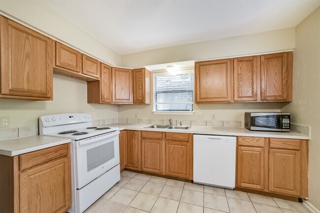 Building Photo - 3 Hedgebell Ct