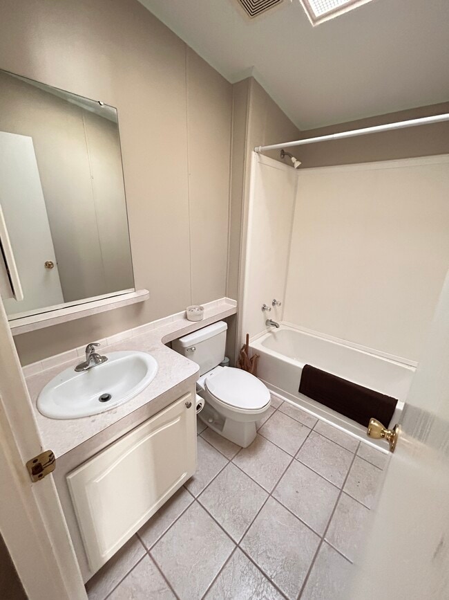 Building Photo - 38816 Bronco Dr